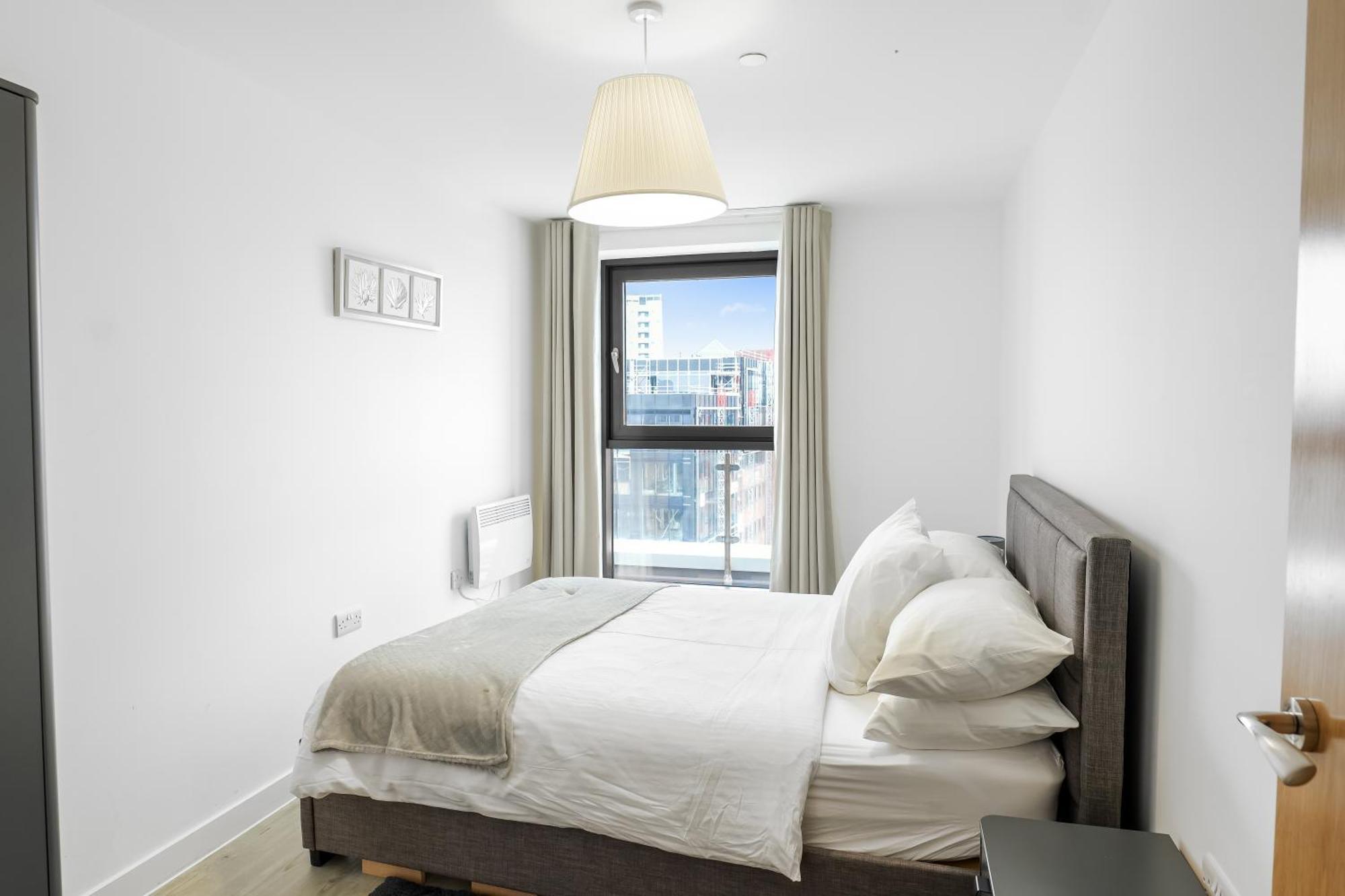 High Rise 2 Bedroom & 2 Bath Apartment With Parking, Balcony & Amazing View แมนเชสเตอร์ ภายนอก รูปภาพ