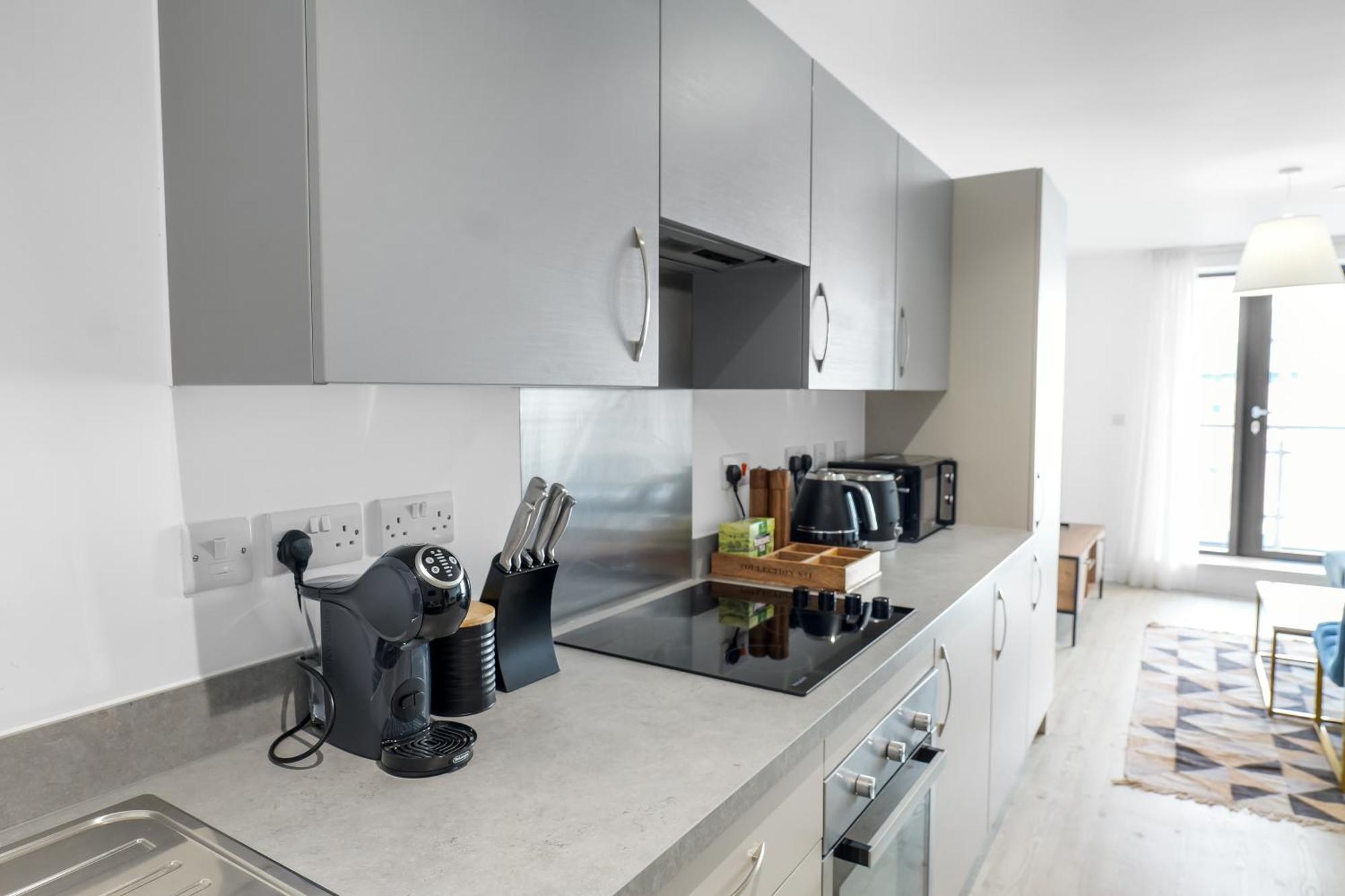 High Rise 2 Bedroom & 2 Bath Apartment With Parking, Balcony & Amazing View แมนเชสเตอร์ ภายนอก รูปภาพ